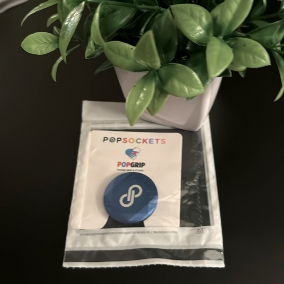 Poshmark Pop Socket | Stand 1.5” Round Blue with White Logo - Picture 1 of 2